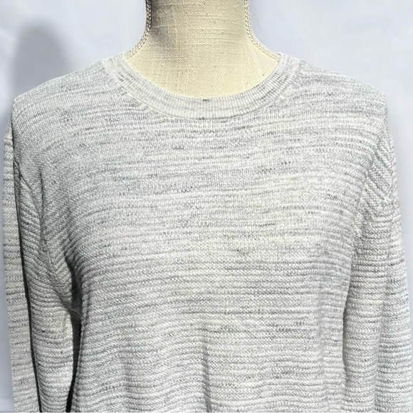 🌻Uniqlo Heathered Wool Blend Long Sleeve Pullover  Knit Large Ladies Size Large - Picture 3 of 9